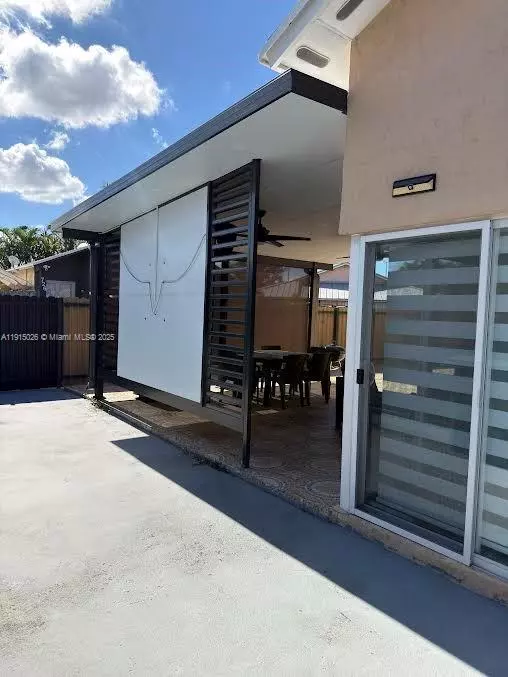 Miami, FL 33174,733 SW 99th Ct Cir