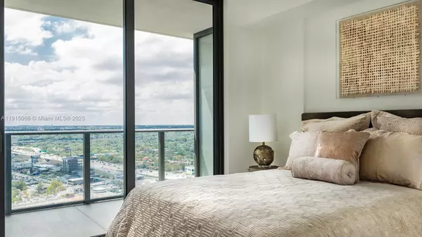 Miami, FL 33137,121 NE 34th St #2811