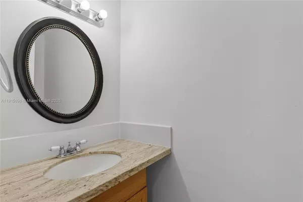 Hialeah, FL 33014,6822 W 2nd Ln