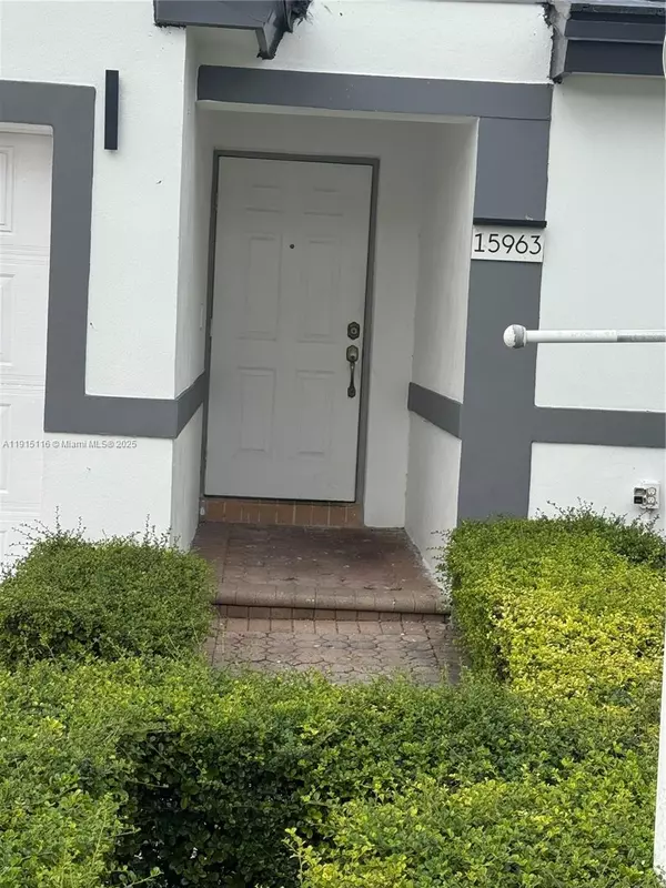 Miami, FL 33193,15963 SW 82nd St #0