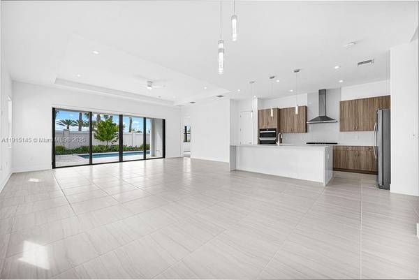 Palm Beach Gardens, FL 33412,12413 Solana Bay Cir