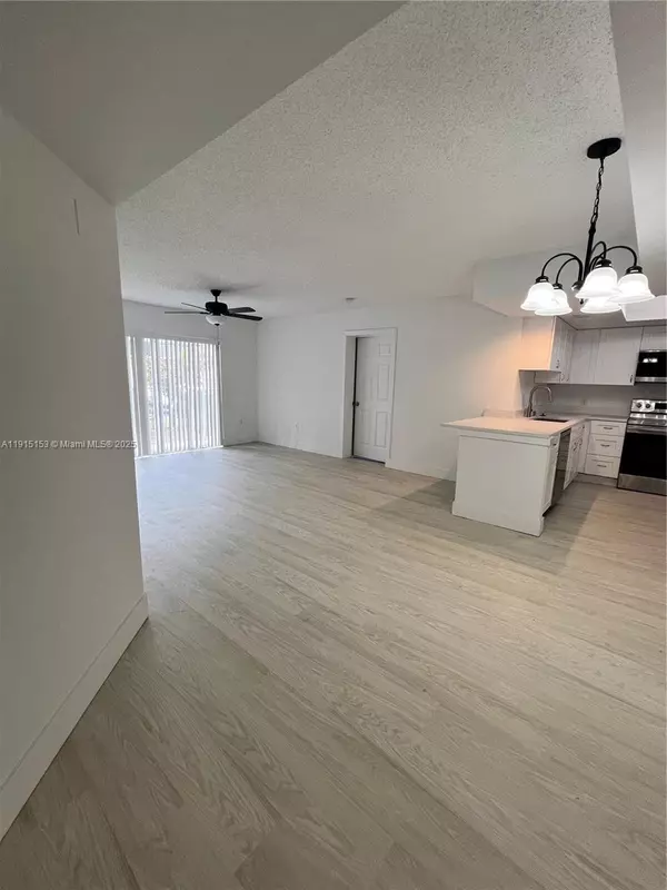 Fort Lauderdale, FL 33316,2021 SE 10th Ave #211