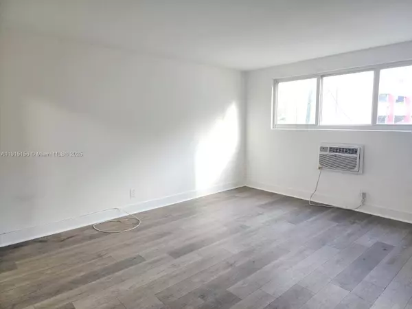 Miami, FL 33130,143 SW 9th St #404