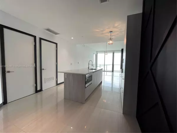 Miami, FL 33131,480 NE 31 St #2605