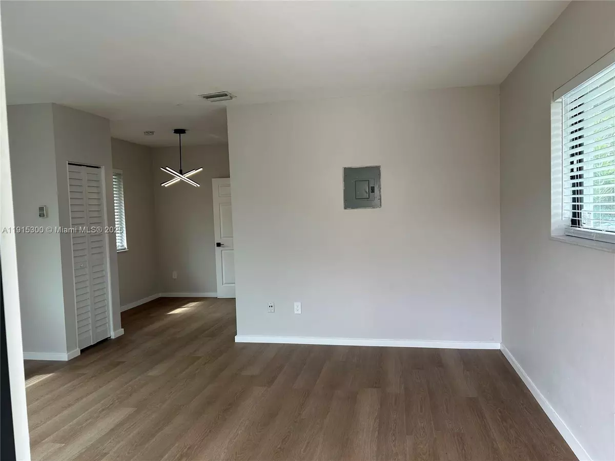 Miami Shores, FL 33138,1280 NE 105th St #15