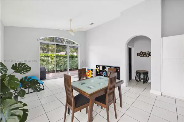 Pembroke Pines, FL 33024,7673 NW 19th St