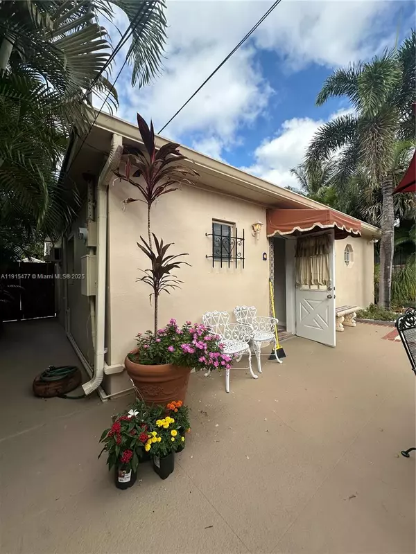 West Palm Beach, FL 33407,525 29th St #A