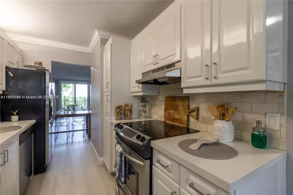 Plantation, FL 33324,250 Jacaranda Dr #506