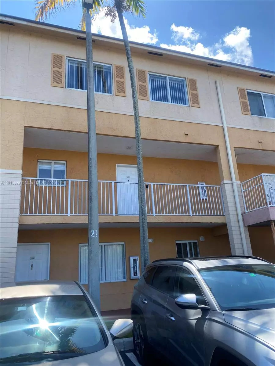 Miami, FL 33183,6245 Kendale Lakes Cir #209