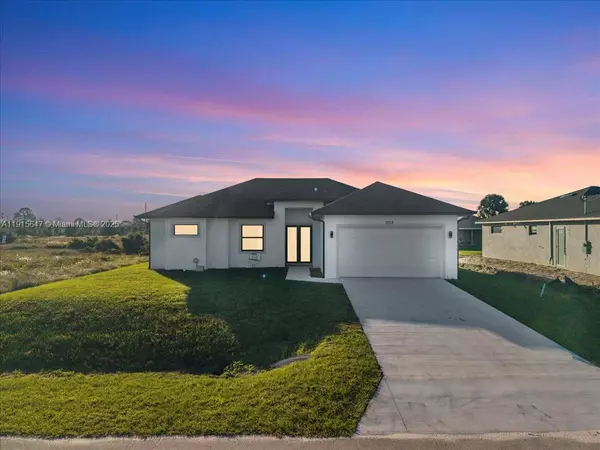 1024 Halby Ave, Lehigh Acres, FL 33974