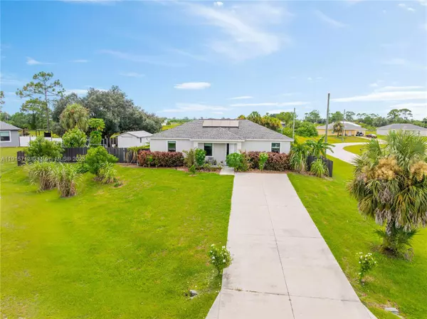 La Belle, FL 33935,9012 S INDIO CT