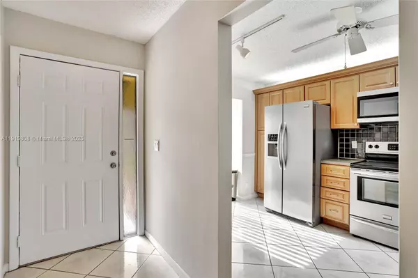 Coconut Creek, FL 33066,4615 S Carambola Cir S #27232