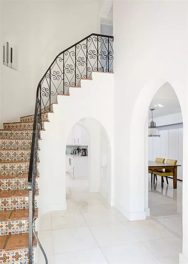 Miami Beach, FL 33140,5835 La Gorce Dr