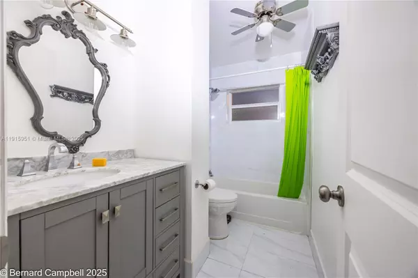 Hallandale Beach, FL 33009,161 NE 10th Ave #15A