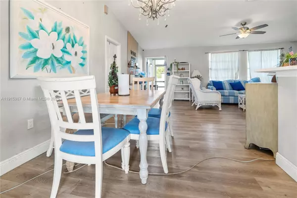 Naples, FL 33976,302 Floyd ave S