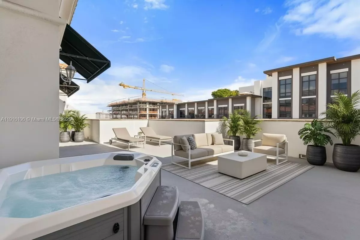 Coral Gables, FL 33146,4100 SALZEDO ST #1009