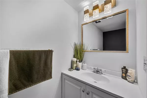 Hallandale Beach, FL 33009,400 Leslie Dr #605