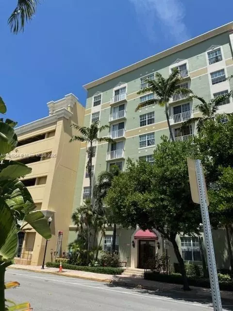 Hollywood, FL 33020,1919 Van Buren St #516A