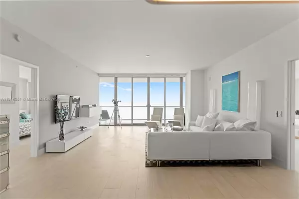 Key Biscayne, FL 33149,350 Ocean Dr #904N