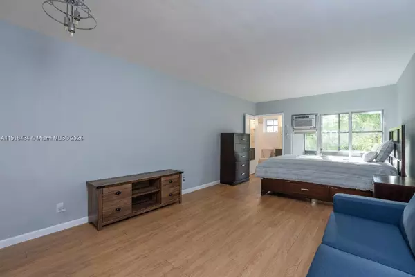 Coral Gables, FL 33146,6580 Santona ST #A32