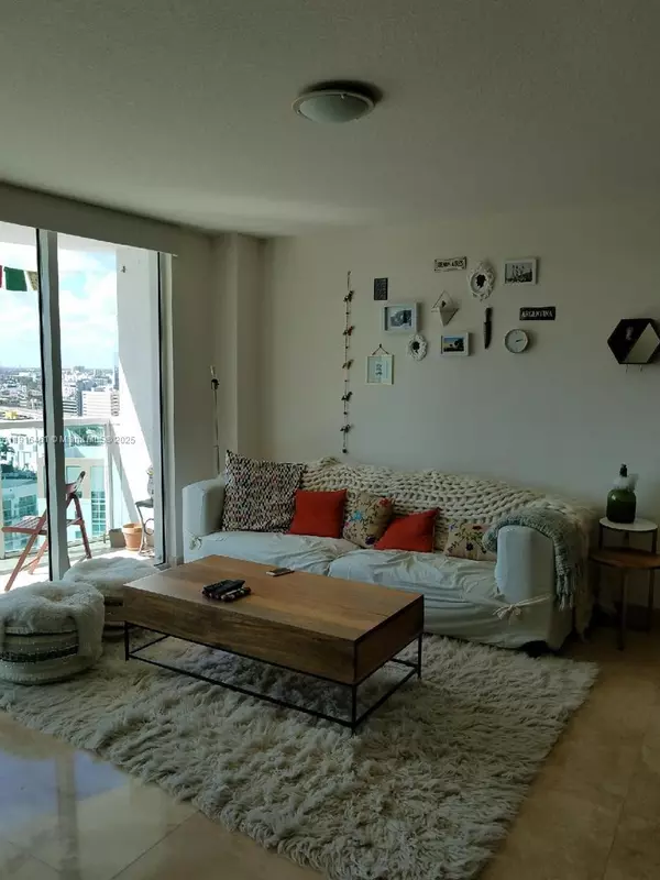 Miami, FL 33131,31 SE 5th St #2205