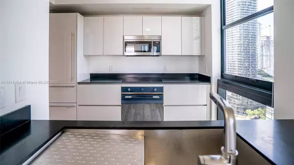 Miami, FL 33131,1010 Brickell Ave #2201