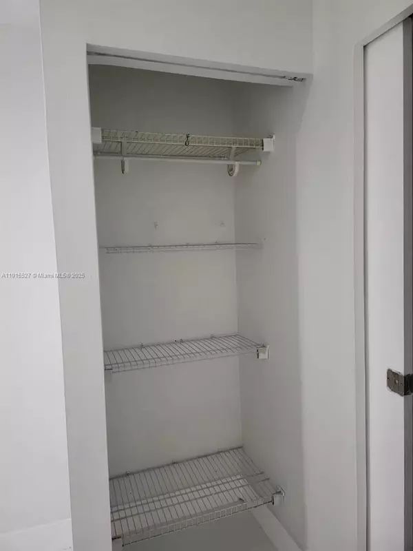 Miami, FL 33165,9375 SW 40th Ter #203