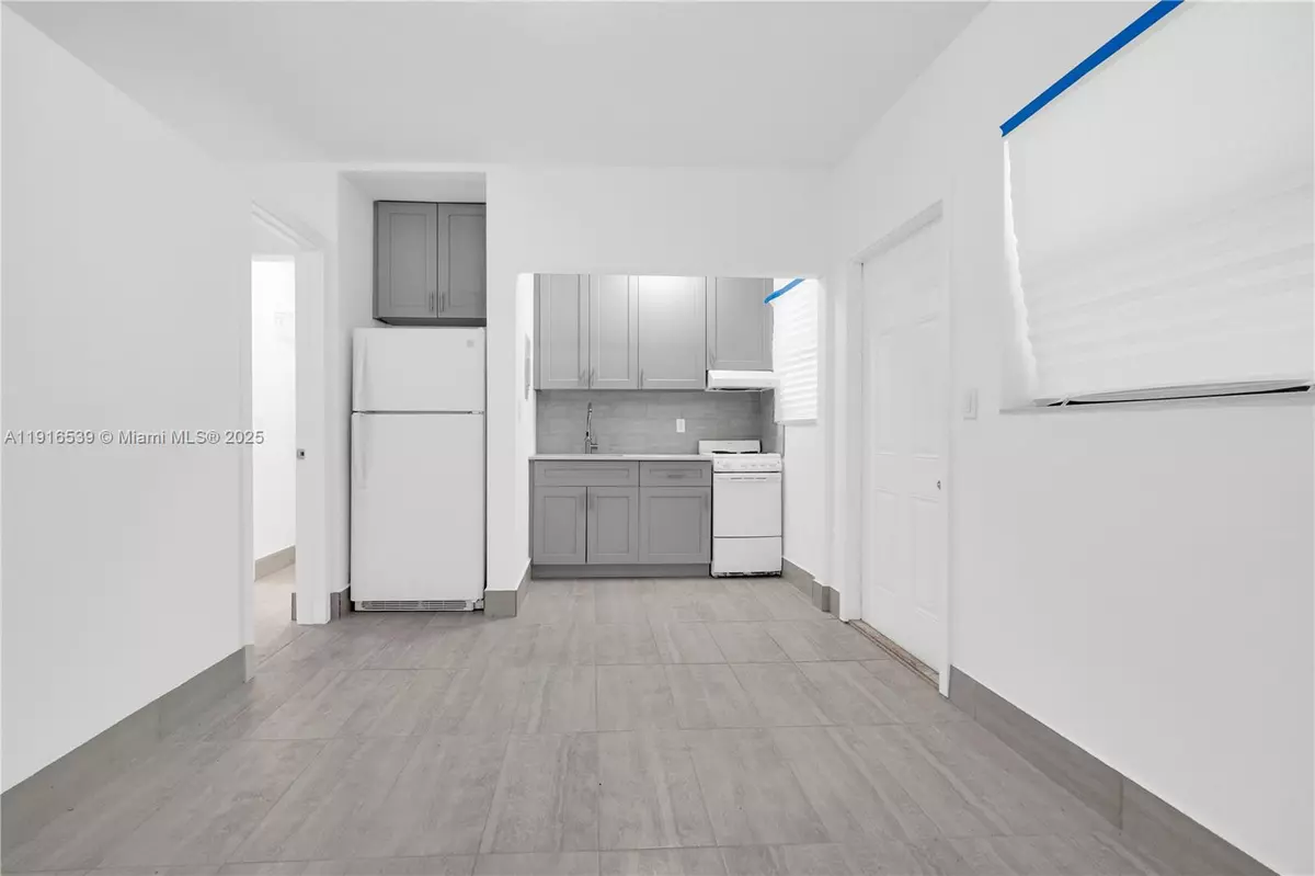 North Miami, FL 33161,13390 NE 6th Ave #3