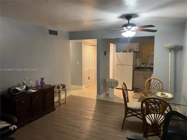 Sunrise, FL 33322,2751 E Sunrise Lakes Dr #108