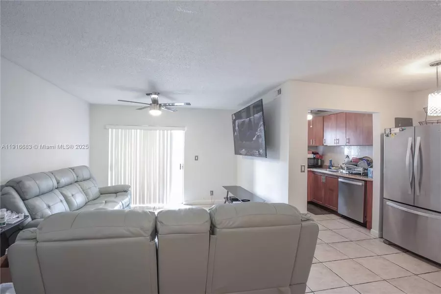 7561 NW 16th St #2305, Plantation, FL 33313