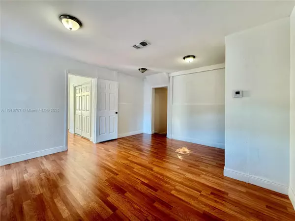 Miami, FL 33145,2729 SW 24th St #2729