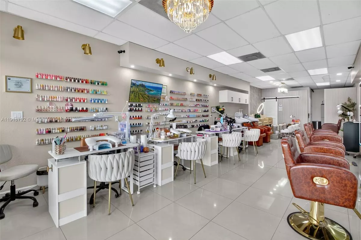 Miami, FL 33184,Full Service Beauty Salon For Sale On 8th Street