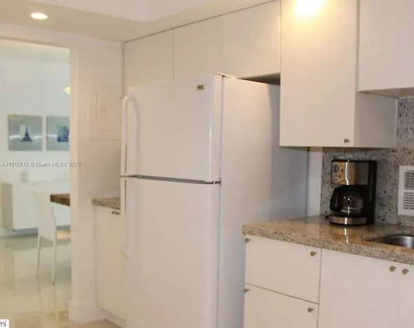 Hollywood, FL 33019,4001 S Ocean Dr #2H