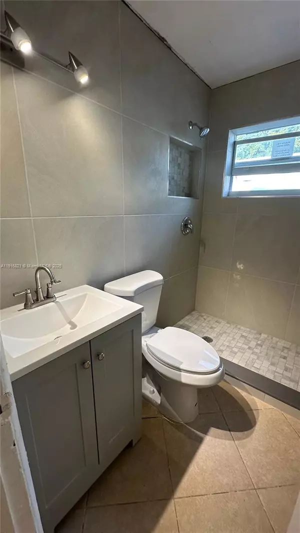 Fort Lauderdale, FL 33311,1808 NW 9th St #2