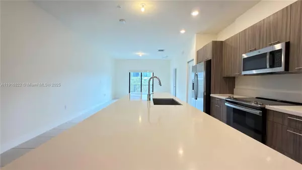 Doral, FL 33178,7905 NW 104th Ave #24