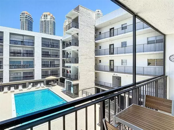 Sunny Isles Beach, FL 33160,201 178th Dr #315