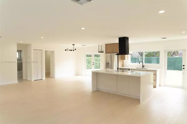 14868 SW 71st Ln, Miami, FL 33193