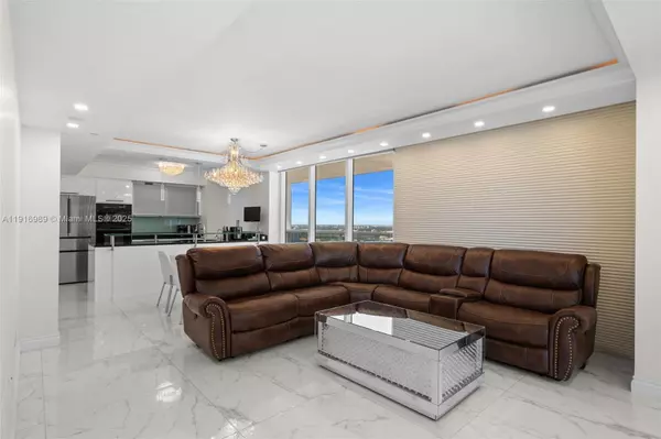 Hallandale Beach, FL 33009,1830 S Ocean Dr #3708