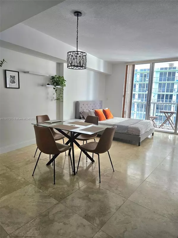 Miami, FL 33132,1750 N Bayshore Dr #2007