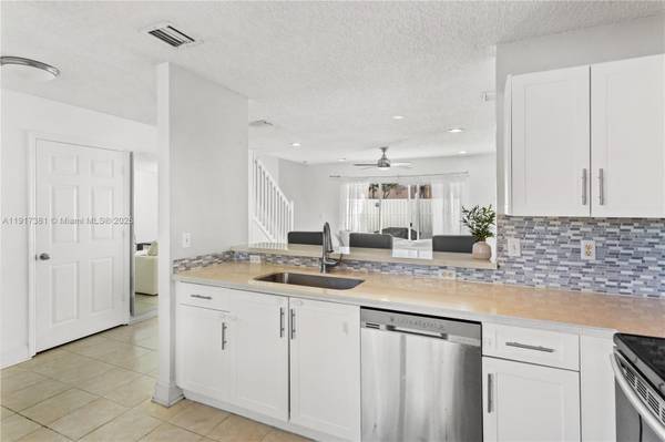 Pembroke Pines, FL 33029,849 NW 208th Way