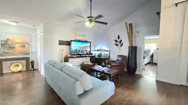 West Palm Beach, FL 33417,4105 Clearview Ter