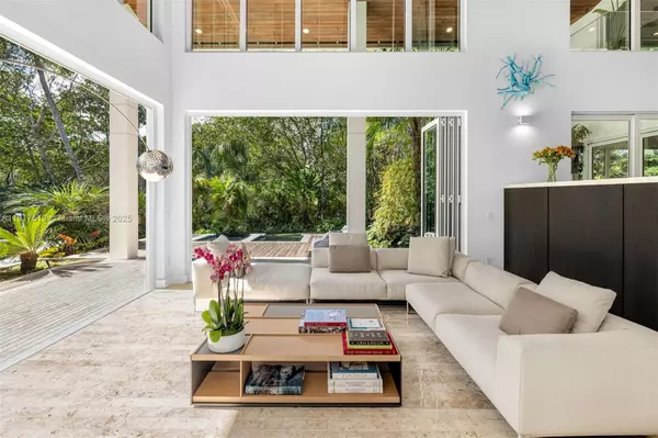 Coral Gables, FL 33143,7150 W Lago Dr