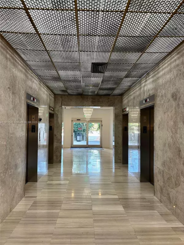 Sunny Isles Beach, FL 33160,100 Bayview Dr #903