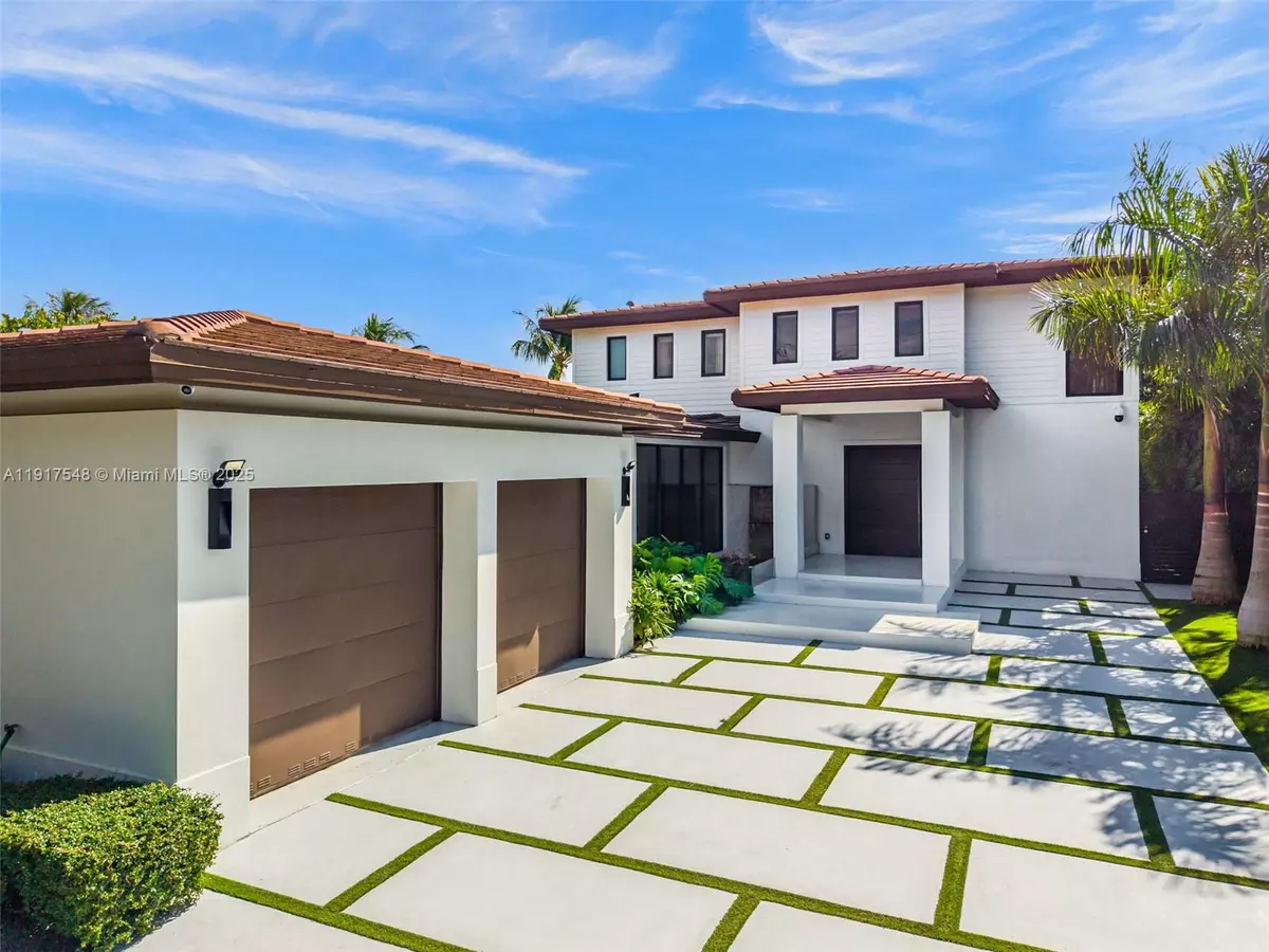 Miami Beach, FL 33141,710 S Shore Dr