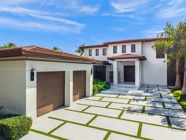 710 S Shore Dr, Miami Beach, FL 33141