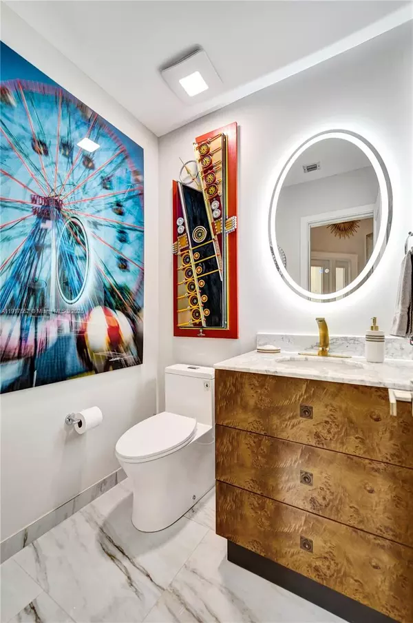 Pompano Beach, FL 33069,648 W Palm Aire Dr