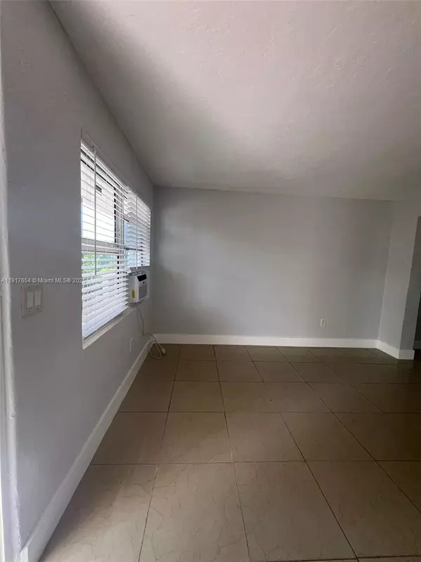 Miami, FL 33142,1281 NW 60th St #6