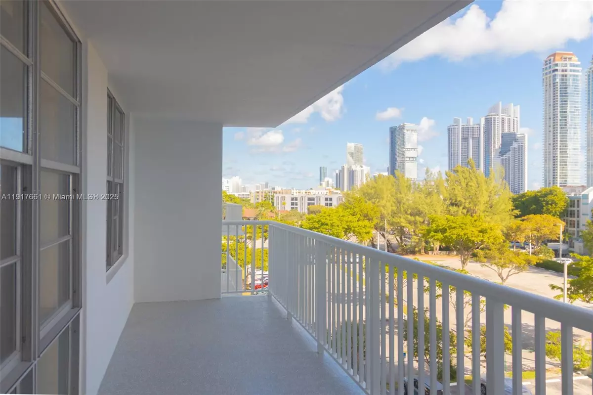 Sunny Isles Beach, FL 33160,231 174th St #617