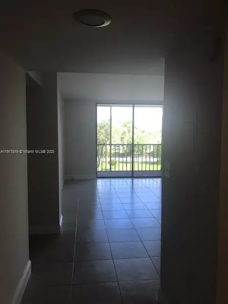 8500 SW 133rd Ave Rd #301, Miami, FL 33183