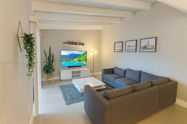 Miami, FL 33173,10948 SW 71st St